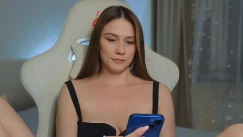 Madi Soon online show from February 2025 04:11:02 PM