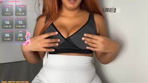 Snapshot of madsnextdoor chatting on October 2025 08:31:01 PM Maddie online show from October 2025 08:31:01 PM