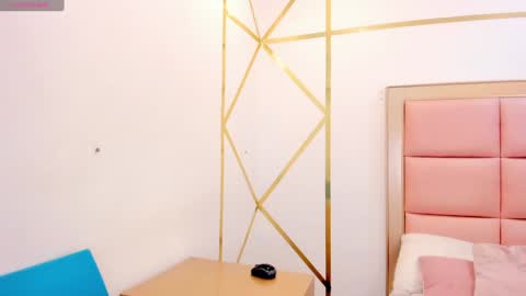 Snapshot of mady_edwards chatting on December 2024 03:45:02 AM Mady online show from December 2024 03:45:02 AM