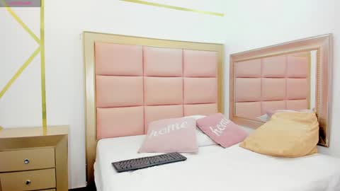 Snapshot of mady_edwards chatting on January 2025 02:03:01 AM Mady online show from January 2025 02:03:01 AM