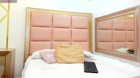 Snapshot of mady_edwards chatting on January 2025 03:33:02 AM Mady online show from January 2025 03:33:02 AM