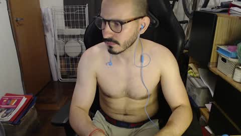 Snapshot of madziula chatting on December 2024 04:09:01 AM Peter online show from December 2024 04:09:01 AM