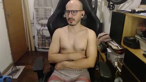 Snapshot of madziula chatting on March 2026 05:10:02 AM Peter online show from March 2026 05:10:02 AM