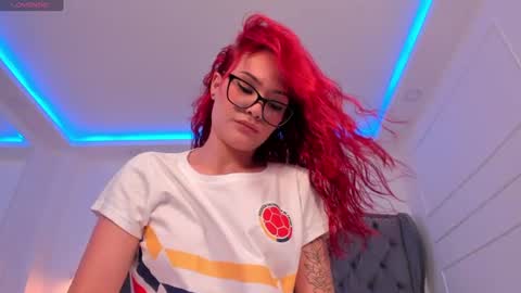 Mae Lyra online show from July 2026 05:28:01 PM
