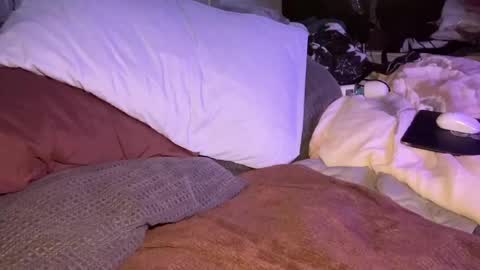 Snapshot of maemariposa chatting on April 2026 07:45:01 AM Mae Mariposa online show from April 2026 07:45:01 AM