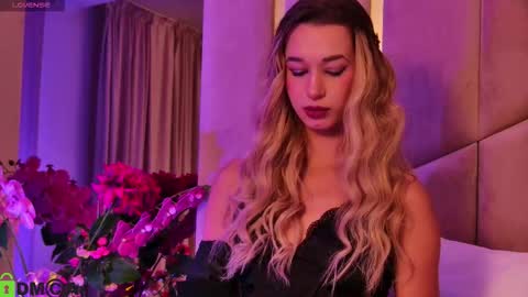 M. online show from October 2025 06:29:02 PM