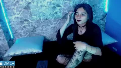 maevekuro online show from February 2025 10:31:02 PM