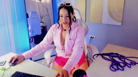 Maria Fernanda online show from November 2025 09:08:01 PM