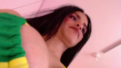 Snapshot of mafer_meow chatting on November 2025 09:26:02 PM Mafer Flor online show from November 2025 09:26:02 PM