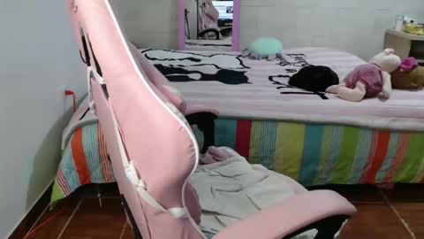 maferchavez88 online show from April 2026 09:15:01 PM