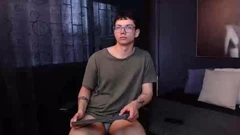 Damian Rivers online show from October 2025 08:33:01 PM