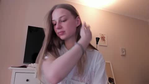 Alice  online show from February 2025 09:24:02 AM