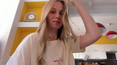 Snapshot of magic_couple13 chatting on June 2026 12:53:01 PM Alice online show from June 2026 12:53:01 PM