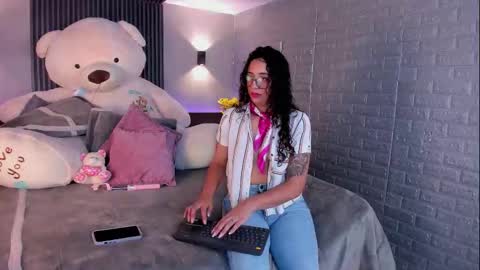magic_ivone online show from March 2026 11:47:01 AM