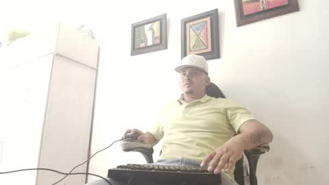 Snapshot of magic_milk23 chatting on September 2025 07:04:01 PM magic_milk23 online show from September 2025 07:04:01 PM