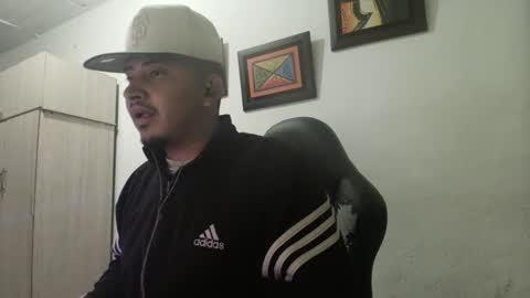 Snapshot of magic_milk23 chatting on October 2025 05:28:01 AM magic_milk23 online show from October 2025 05:28:01 AM