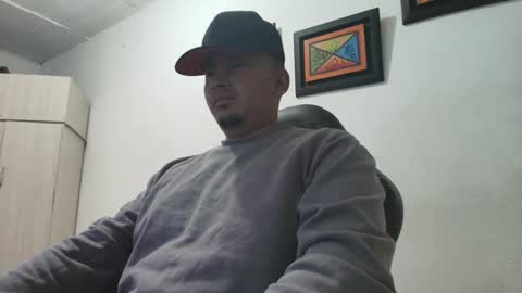 Snapshot of magic_milk23 chatting on October 2025 05:52:01 AM magic_milk23 online show from October 2025 05:52:01 AM