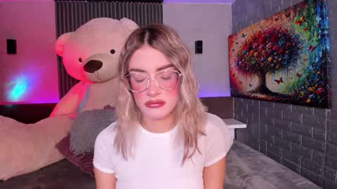 Snapshot of magic_rouse chatting on March 2026 05:01:02 AM M Rss online show from March 2026 05:01:02 AM