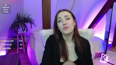 Snapshot of magic_zooey chatting on December 2024 09:30:01 PM Zooey online show from December 2024 09:30:01 PM