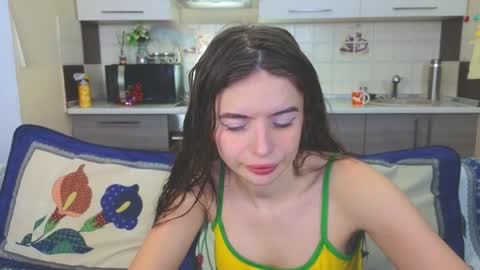 Snapshot of magical_mermaids chatting on December 2024 01:09:02 PM Alice online show from December 2024 01:09:02 PM