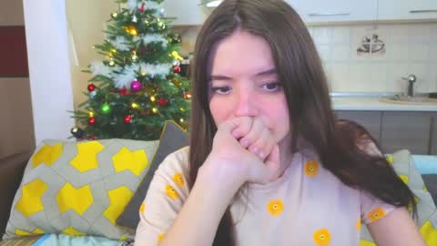 Snapshot of magical_mermaids chatting on December 2024 02:28:02 PM Alice online show from December 2024 02:28:02 PM