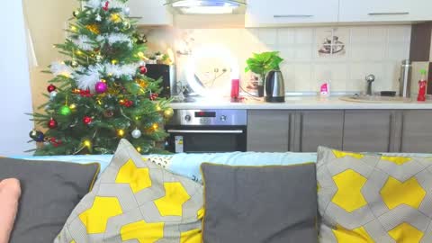 Snapshot of magical_mermaids chatting on December 2024 12:44:02 PM Alice online show from December 2024 12:44:02 PM