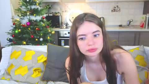 Snapshot of magical_mermaids chatting on December 2024 12:22:02 PM Alice online show from December 2024 12:22:02 PM