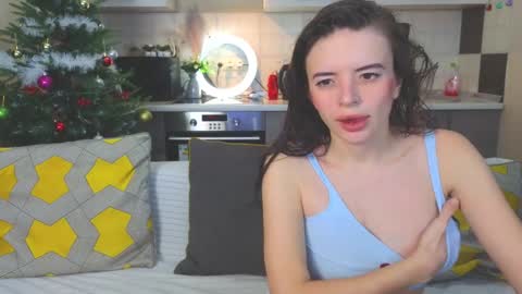 Snapshot of magical_mermaids chatting on December 2024 01:14:01 PM Alice online show from December 2024 01:14:01 PM