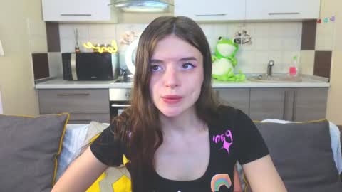 Snapshot of magical_mermaids chatting on February 2025 12:17:01 PM Alice online show from February 2025 12:17:01 PM