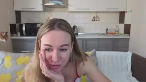 Snapshot of magical_mermaids chatting on October 2025 06:00:02 AM Alice online show from October 2025 06:00:02 AM