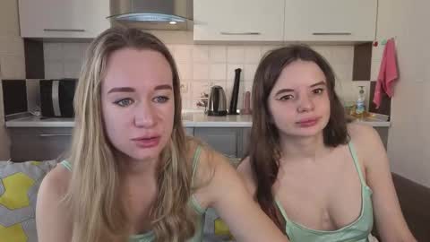 Snapshot of magical_mermaids chatting on November 2025 06:19:01 AM Alice online show from November 2025 06:19:01 AM