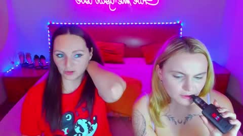 Lili and Bella online show from December 2024 07:50:01 AM