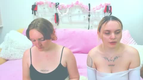 Lili and Bella online show from April 2026 07:33:02 AM