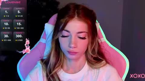 Snapshot of magicladyy chatting on December 2024 12:09:02 AM Angel online show from December 2024 12:09:02 AM