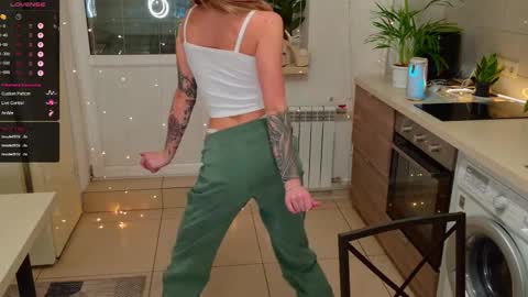 MagicLove online show from November 2025 03:49:01 PM