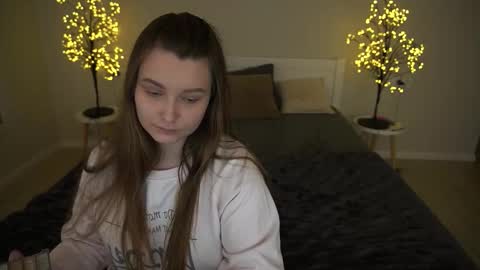 Emily online show from October 2025 07:05:02 AM