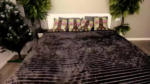 Emily online show from December 2025 02:10:02 PM