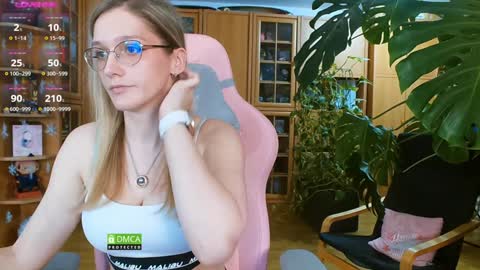 Snapshot of magicstylex chatting on January 2025 04:25:02 AM Nicole online show from January 2025 04:25:02 AM