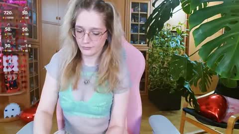 Snapshot of magicstylex chatting on February 2025 09:05:02 PM Nicole online show from February 2025 09:05:02 PM