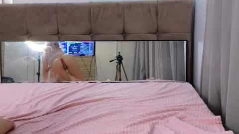 Snapshot of magnificent_angel chatting on February 2025 10:47:02 PM Sasha online show from February 2025 10:47:02 PM