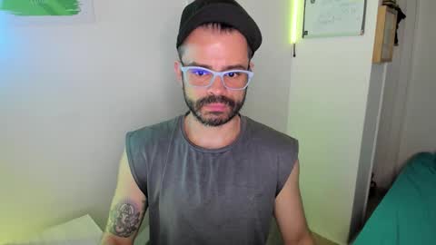 Snapshot of magnus_king chatting on March 2026 01:22:01 AM online show from March 2026 01:22:01 AM