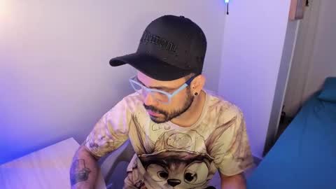 Snapshot of magnus_king chatting on March 2026 12:06:01 AM online show from March 2026 12:06:01 AM