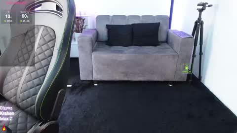 If you want me to use the Lovense please let me know  --    online show from November 2025 04:34:02 PM