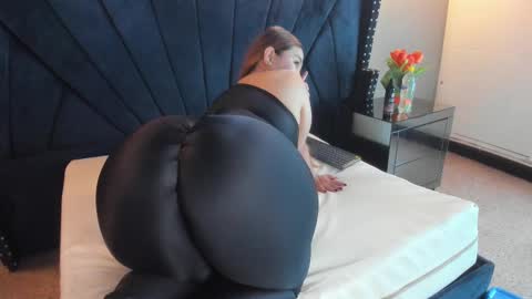 MAHIA online show from October 2025 01:20:01 PM