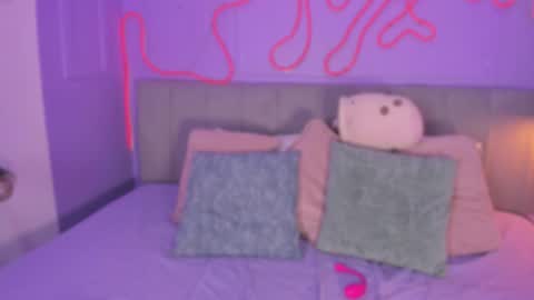 Mai online show from November 2025 07:24:02 PM