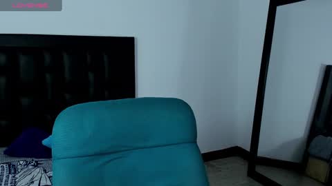 Snapshot of maia_davies chatting on December 2024 12:55:01 PM Maia online show from December 2024 12:55:01 PM