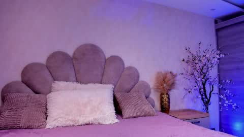 Maia online show from April 2026 02:39:01 AM