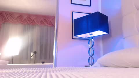 Maia Reficco online show from March 2026 12:22:02 PM