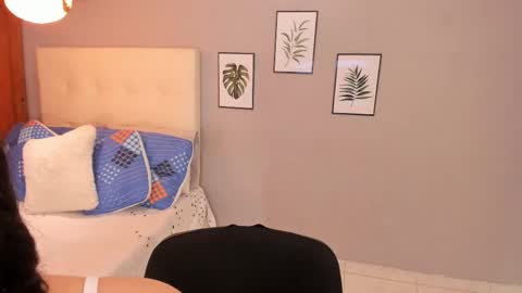 Maia online show from November 2025 12:15:01 PM