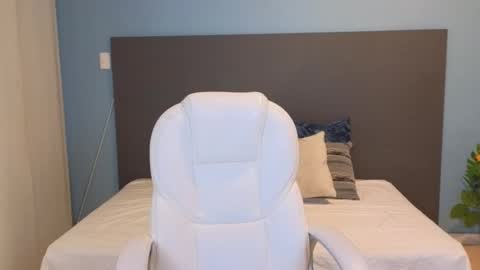 Maiaa Ruiz  online show from January 2025 01:22:01 PM